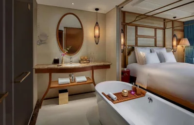 Deluxe King Room — Grand Mercure Hanoi